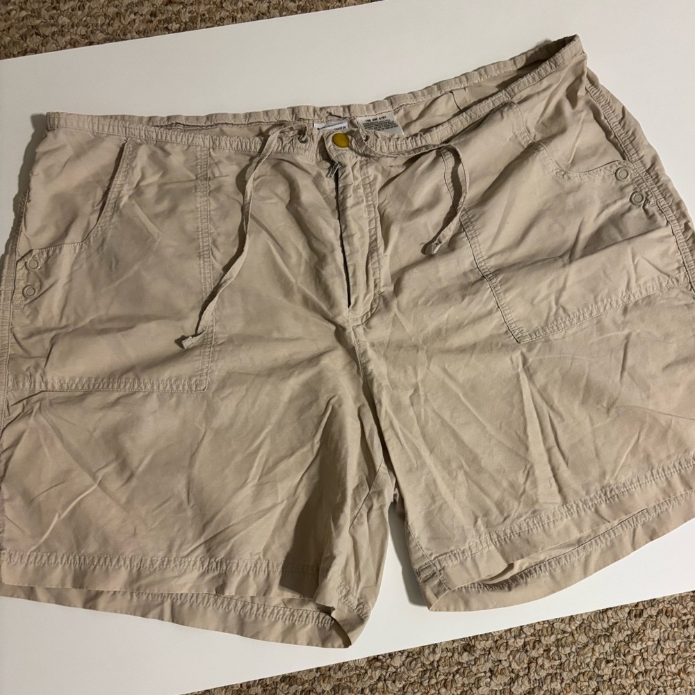 Columbia Women's Beige Shorts